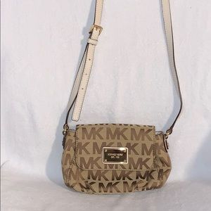 Micheal Kors | Small Crossbody